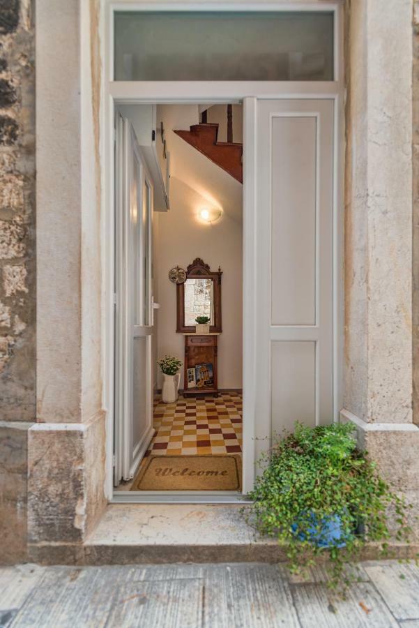 Villa Lino**** In The Heart Of Old Town Trogir Extérieur photo